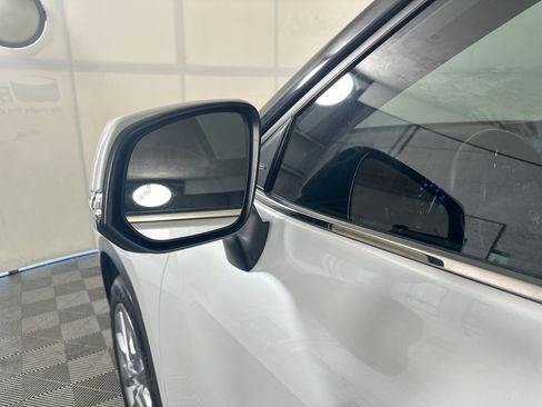 Used 2022 Toyota Highlander Limited FWD image 10