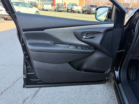 Used 2015 Nissan Murano S image 24