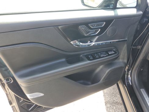 Used 2023 Lincoln Corsair Reserve w/ Equipment Group 201A image 10