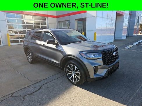 Used 2025 Ford Explorer ST-Line image 1