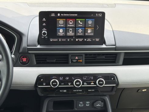 Certified 2025 Honda Pilot Touring image 10