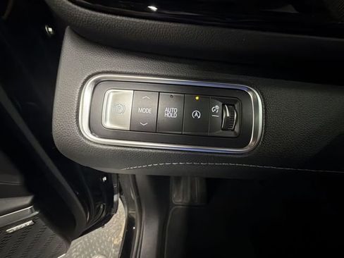 Certified 2025 Buick Enclave Preferred image 19