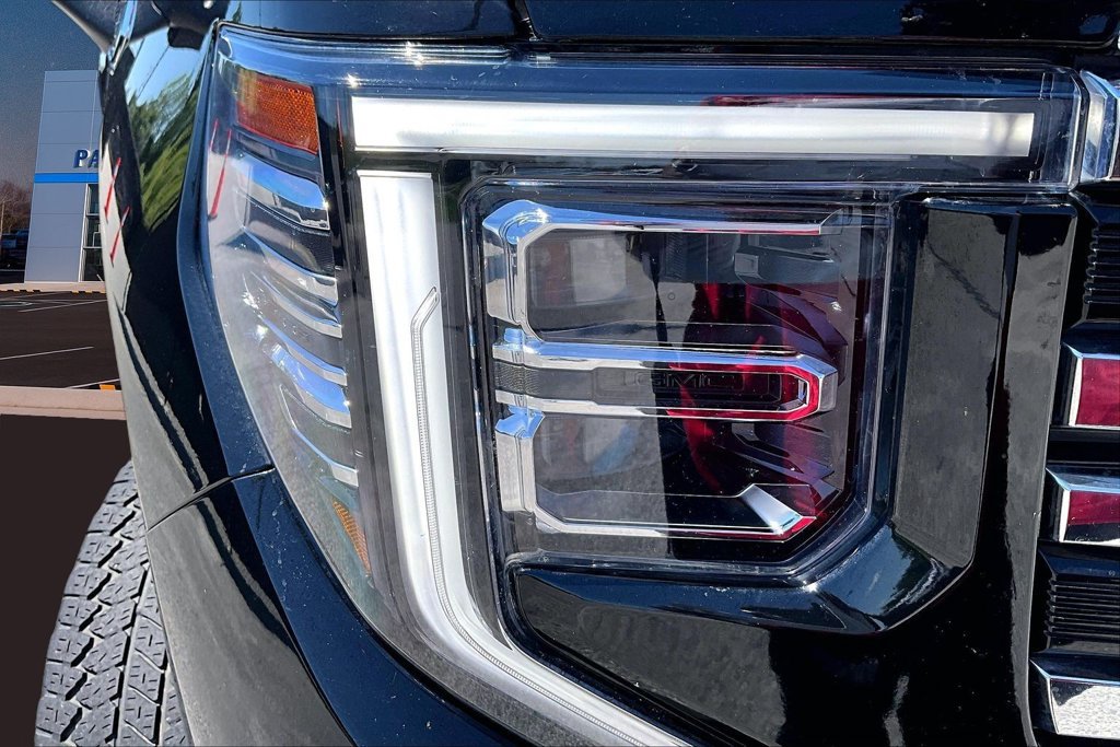 Used 2023 GMC Sierra 1500 SLT AWD/4WD image 33