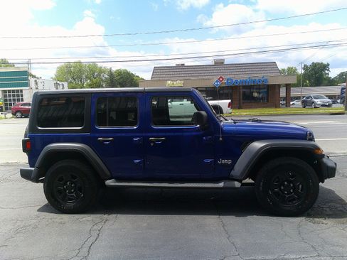 Used 2018 Jeep Wrangler Unlimited Sport AWD/4WD image 11