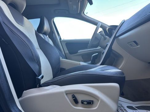 Used 2013 Volvo XC60 3.2 image 37