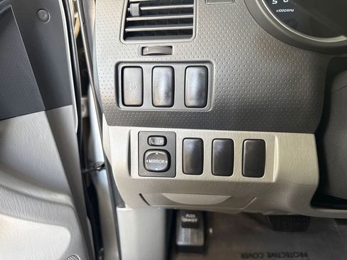 Used 2005 Toyota Tacoma PreRunner image 93