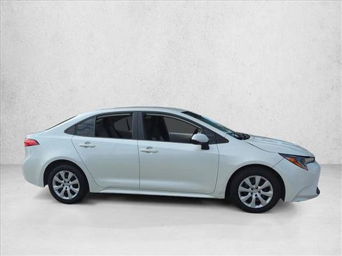 Used 2020 Toyota Corolla LE image 4