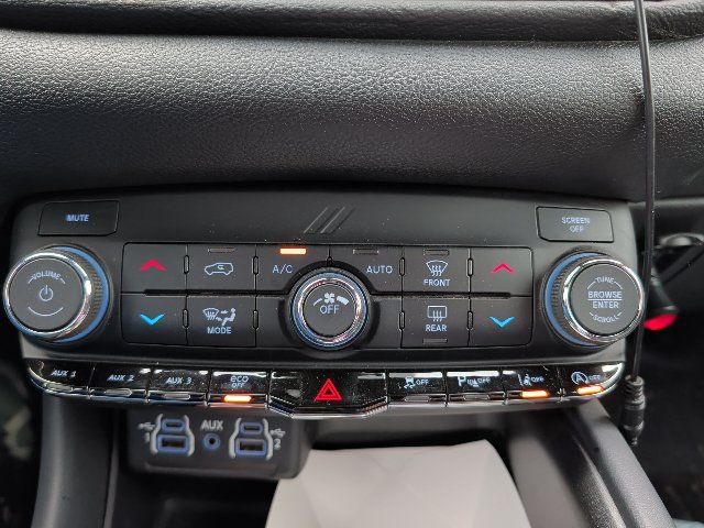 Used 2025 Dodge Durango AWD w/ Technology Group image 6