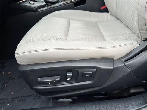 Used 2018 Lexus ES 300h 300h image 15