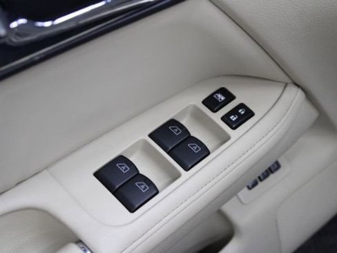 Used 2010 INFINITI M35 w/ Technology Pkg RWD image 8