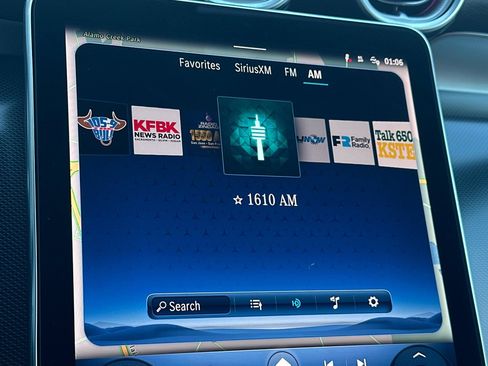 Used 2025 Mercedes-Benz GLC 350e 4MATIC image 25