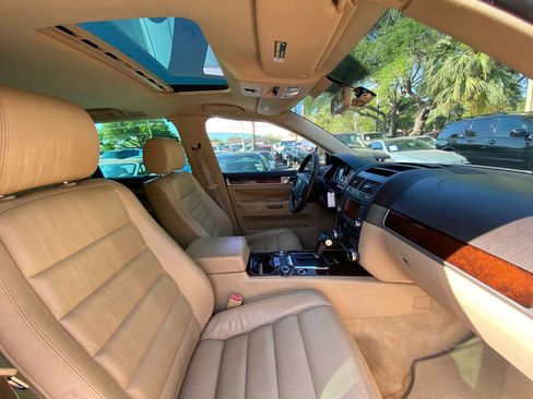 Used 2005 Volkswagen Touareg V8 image 32