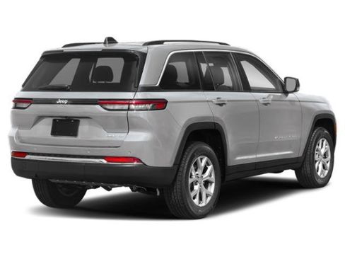 Used 2025 Jeep Grand Cherokee Limited image 2
