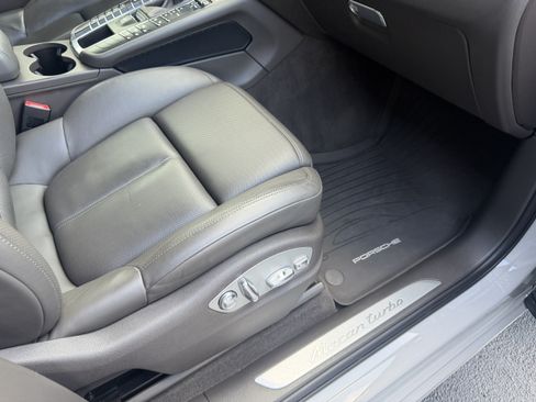 Certified 2021 Porsche Macan Turbo AWD/4WD image 17
