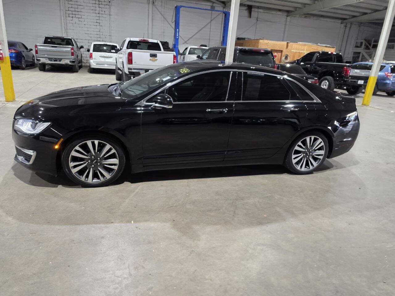 Used 2017 Lincoln MKZ Reserve w/ Climate Package FWD image 4