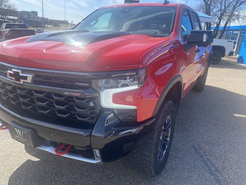 Used 2022 Chevrolet Silverado 1500 ZR2 image 4