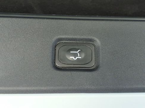 Used 2025 Ford Expedition Platinum w/ Platinum Ultimate Package AWD/4WD image 22
