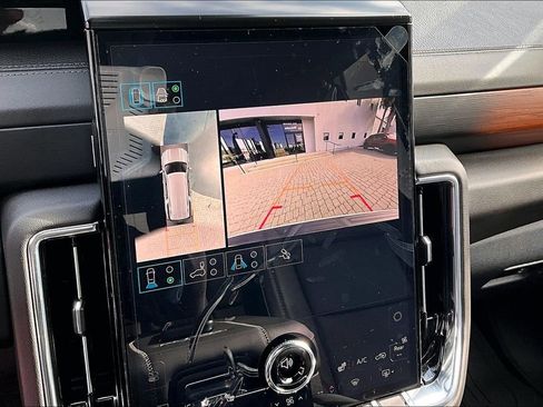 Used 2025 GMC Yukon XL Denali image 14