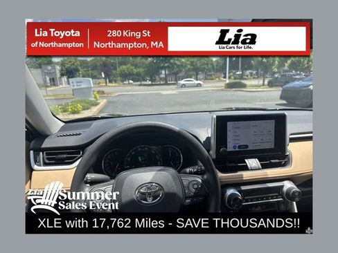 Used 2025 Toyota RAV4 XLE AWD/4WD image 1