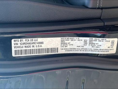 Used 2024 Dodge Durango SXT w/ SXT Blacktop Group RWD image 19