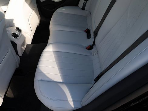 Used 2022 Mercedes-Benz E 350 Sedan w/ Driver Assistance Package image 20