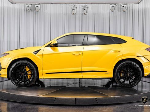 Used 2023 Lamborghini Urus S image 9