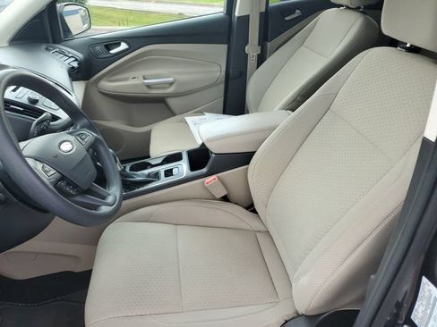 Used 2017 Ford Escape SE FWD image 17