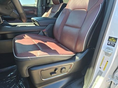 Used 2025 RAM 1500 Limited AWD/4WD image 5