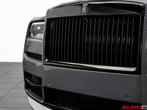 Used 2022 Rolls-Royce Cullinan Black Badge w/ Dark Exterior Package image 13