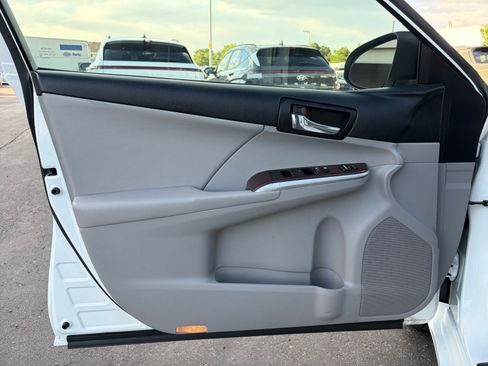 Used 2012 Toyota Camry XLE w/ Leather Pkg FWD image 14