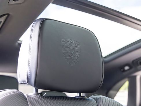 New 2026 Porsche Macan AWD/4WD image 61