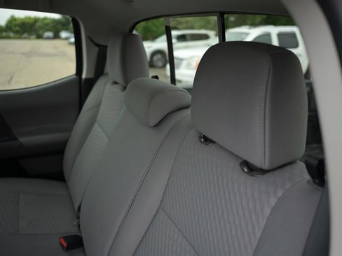 Used 2023 Toyota Tacoma SR5 AWD/4WD image 36
