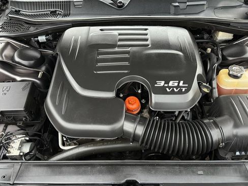 Used 2016 Dodge Challenger SXT RWD image 27