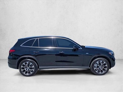 Used 2025 Mercedes-Benz GLC 350e 4MATIC image 4