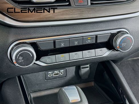 Used 2024 Nissan Altima 2.5 SV image 22