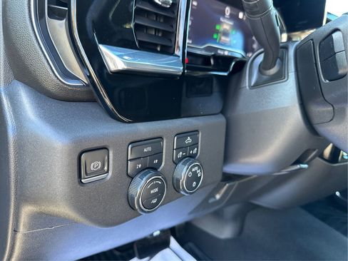 Used 2023 Chevrolet Silverado 1500 LT AWD/4WD image 19