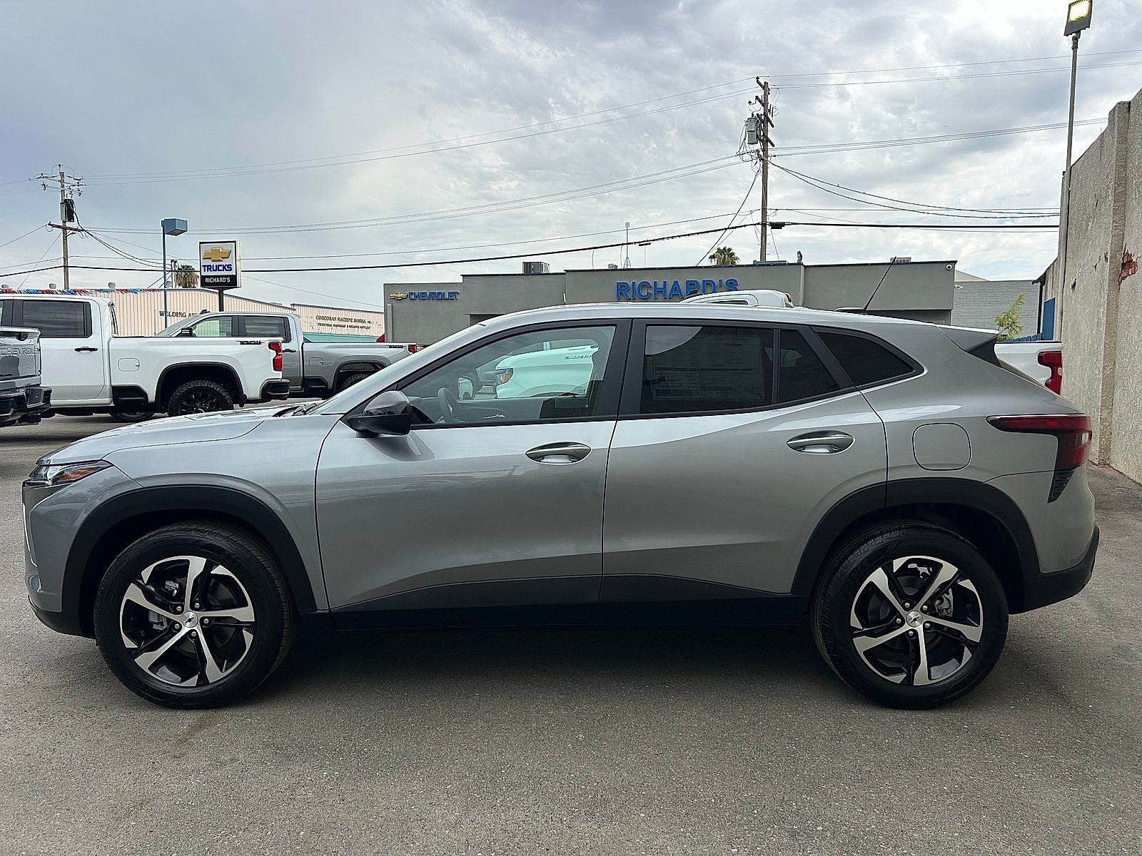New 2026 Chevrolet Trax RS w/ Sunroof Package FWD image 6