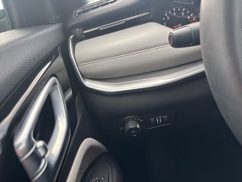 Used 2025 Jeep Compass Limited image 34