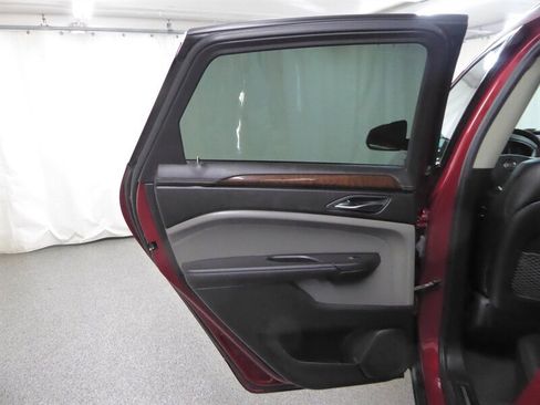 Used 2010 Cadillac SRX Premium image 28