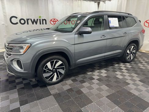 Used 2025 Volkswagen Atlas SE image 4