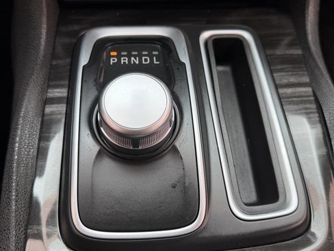 Used 2015 Chrysler 300 Limited RWD image 14