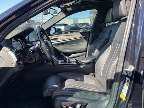 Used 2017 BMW 540i w/ Premium Package image 27