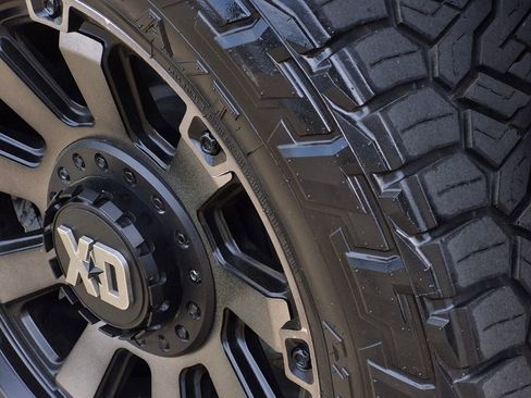 Used 2022 Chevrolet Silverado 1500 Custom w/ LPO, Dark Essentials Package image 7