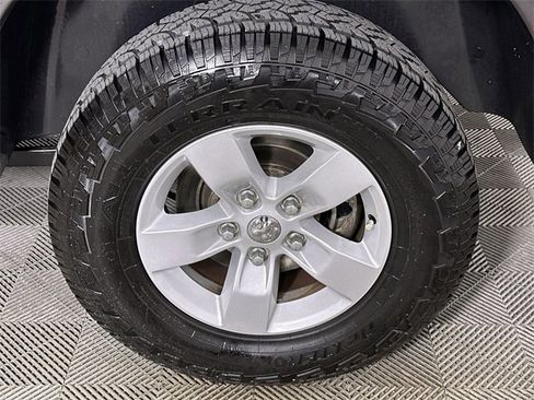 Used 2018 RAM 1500 Express image 34