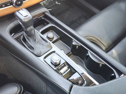 Used 2020 Volvo XC90 T6 Inscription image 25