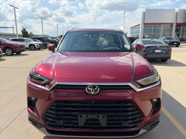 Used 2026 Toyota Grand Highlander AWD image 2