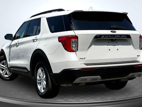 Used 2020 Ford Explorer XLT w/ Equipment Group 202A AWD/4WD image 3