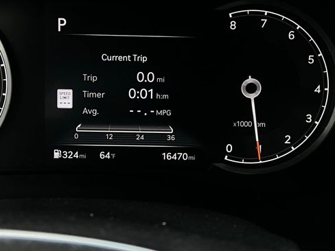 Used 2025 Genesis G70 2.5T image 41