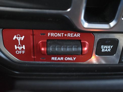 Used 2018 Jeep Wrangler Unlimited Rubicon AWD/4WD image 29