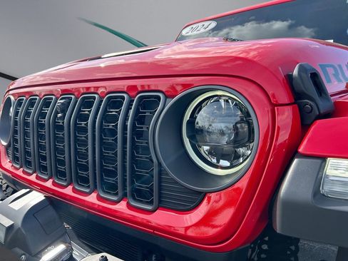 Used 2024 Jeep Wrangler Unlimited Rubicon 392 AWD/4WD image 29